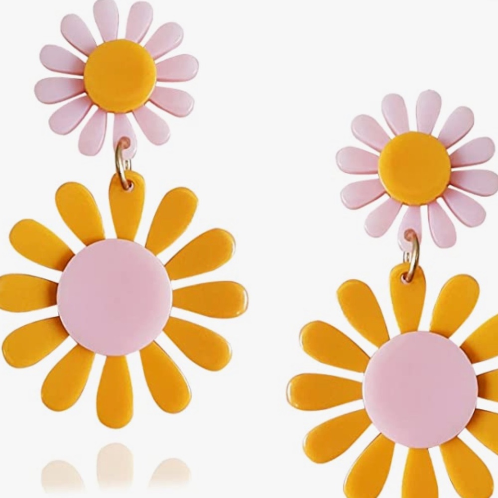 Fiklon 60s 70s Daisy Earrings for Women, Orange Flower Drop Dangle Bohemian Boho